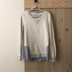 Sweatshirt with seersucker hem